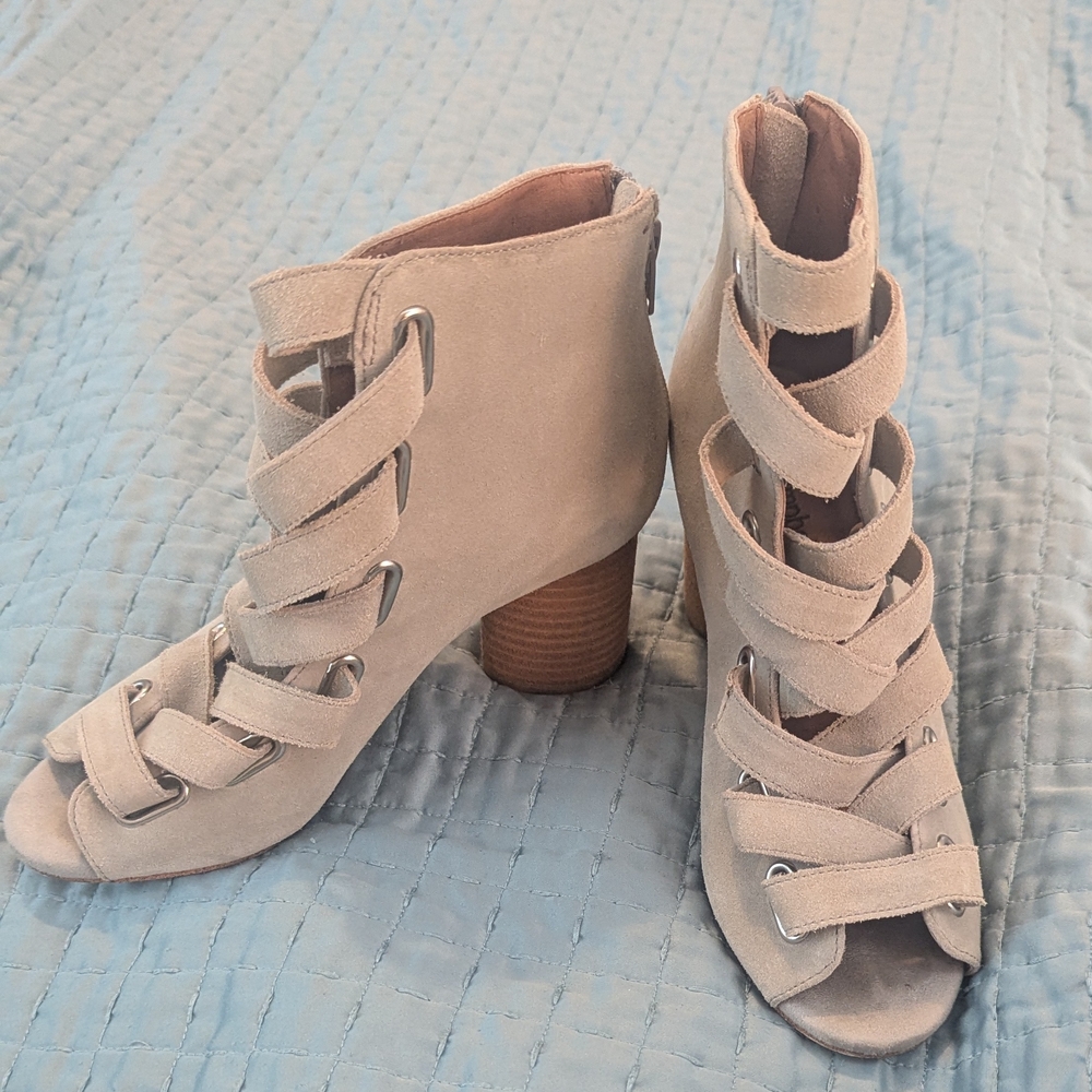 Stylish Tan Suede Women's Heeled Sandals